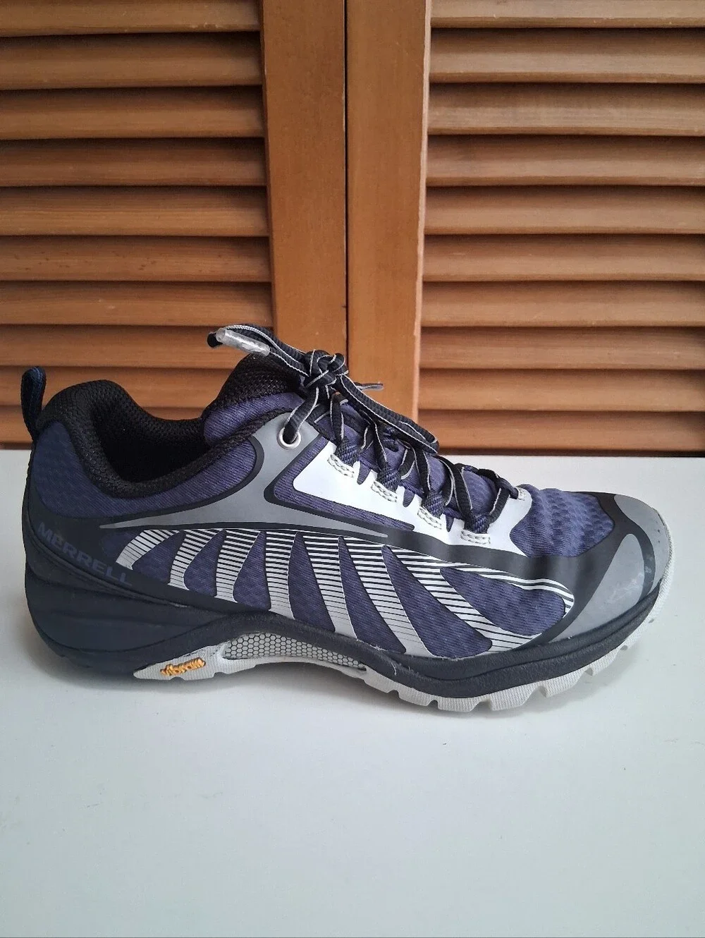Merrell Siren Edge 3 Waterproof Hiking Shoe Size 7.5